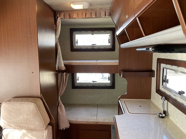 TOYOTA HIACE WAGON 2012 Image 31