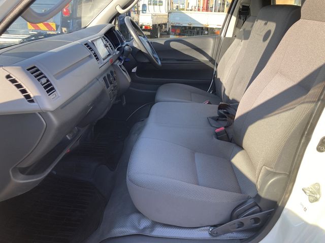 TOYOTA HIACE VAN 2WD 2013 Image 31