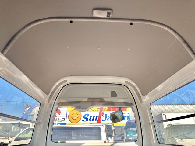 TOYOTA HIACE VAN 2WD 2013 Image 31