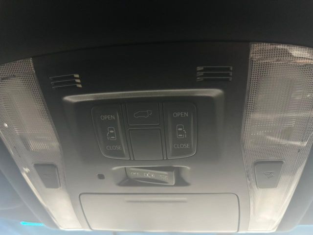 TOYOTA VELLFIRE 2017 Image 31