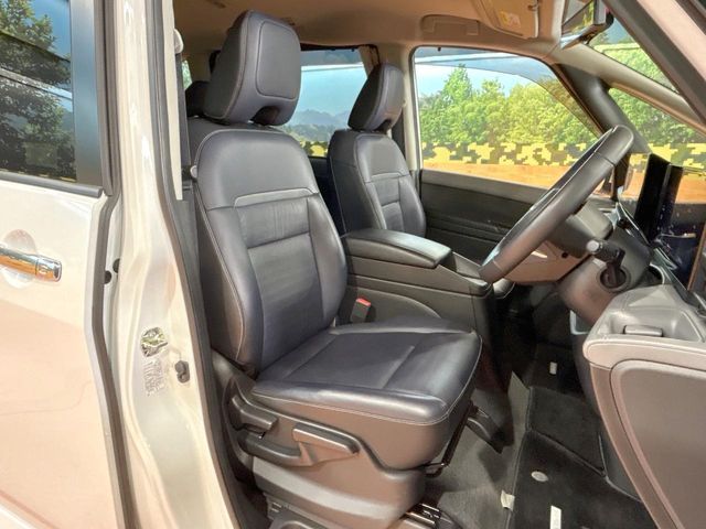 NISSAN SERENA  WG 2023 Image 31