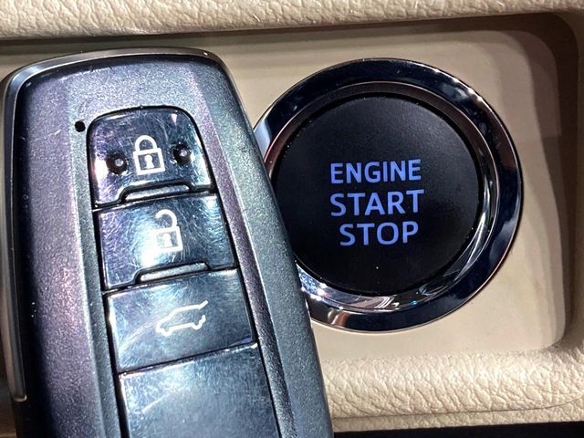 TOYOTA LANDCRUISER PRADO 2023 Image 31