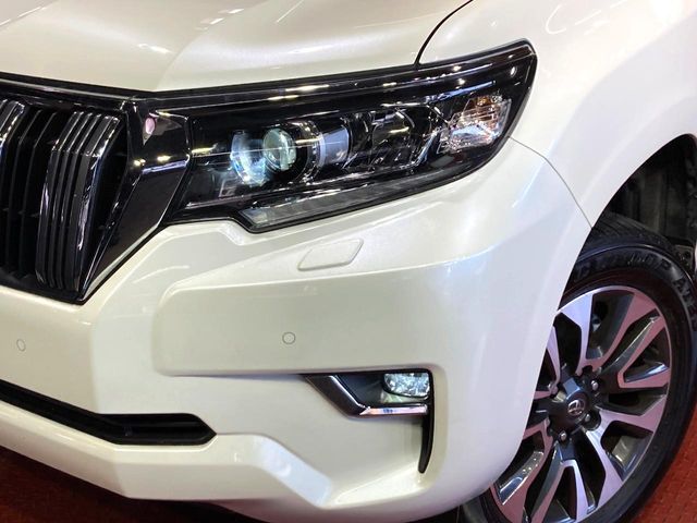 TOYOTA LANDCRUISER PRADO 2023 Image 31