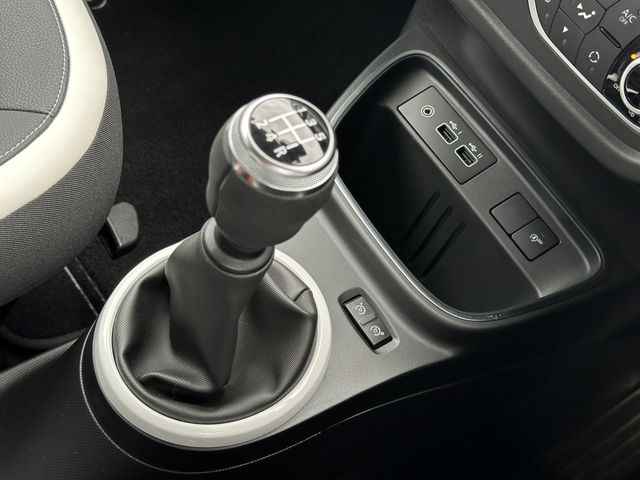 RENAULT TWINGO 2024 Image 31