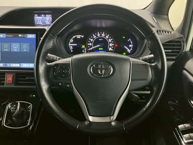 TOYOTA NOAH HYBRID 2019 Image 31