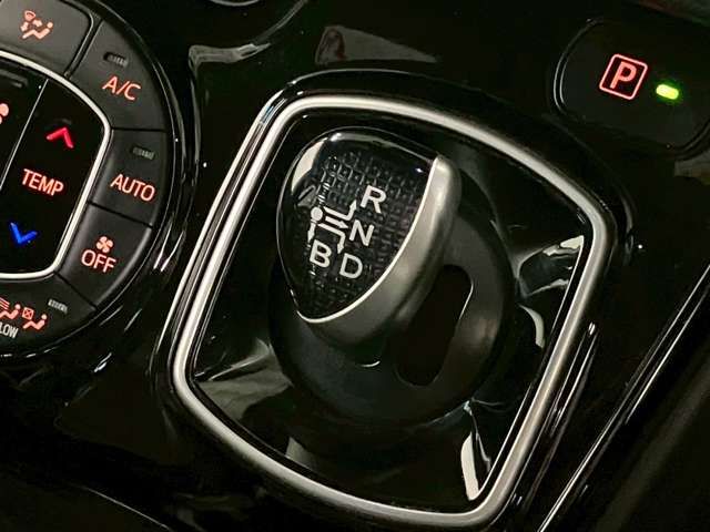 TOYOTA NOAH HYBRID 2019 Image 31