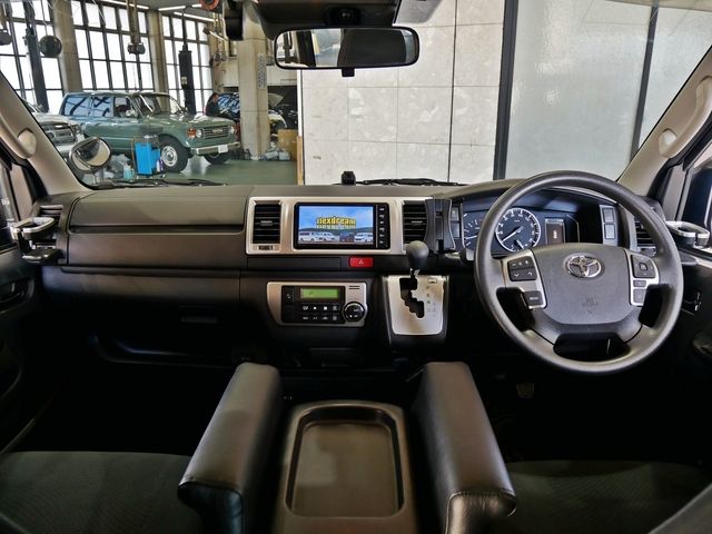 TOYOTA HIACE VAN 4WD 2021 Image 31