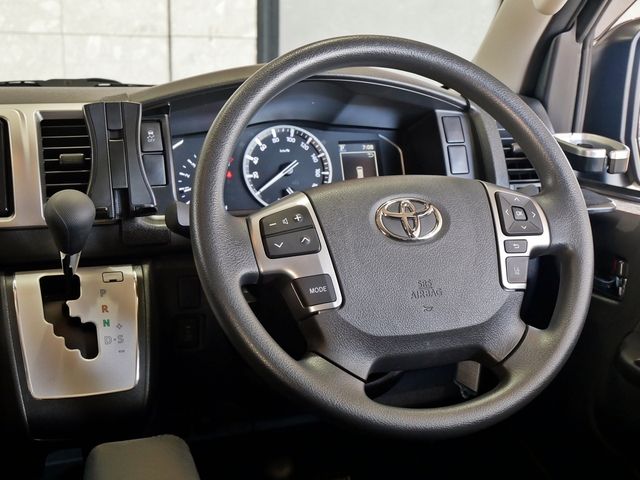 TOYOTA HIACE VAN 4WD 2021 Image 31
