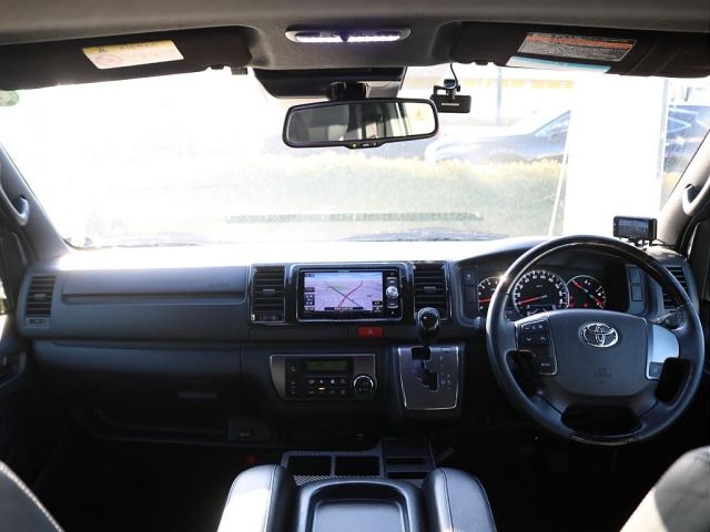 TOYOTA HIACE VAN 4WD 2019 Image 31