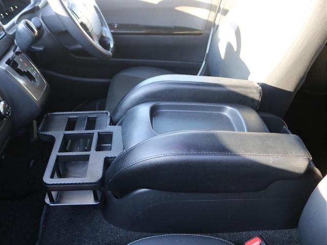 TOYOTA HIACE VAN 4WD 2019 Image 31