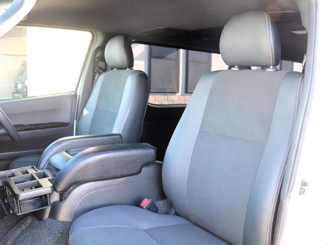 TOYOTA HIACE VAN 4WD 2019 Image 31
