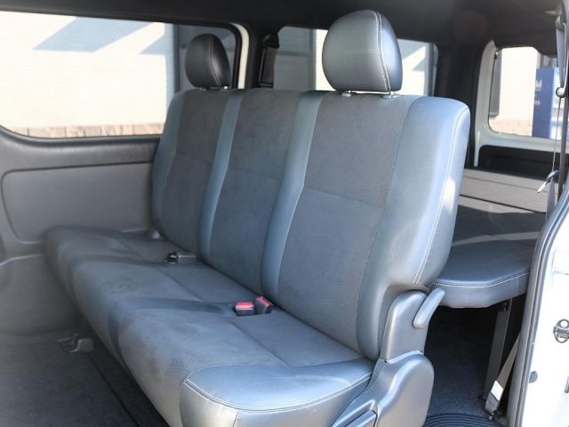 TOYOTA HIACE VAN 4WD 2019 Image 31