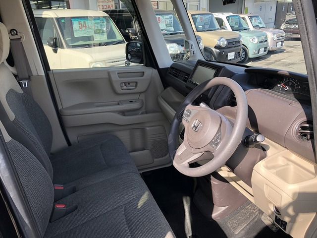 HONDA N BOX 2018 Image 31
