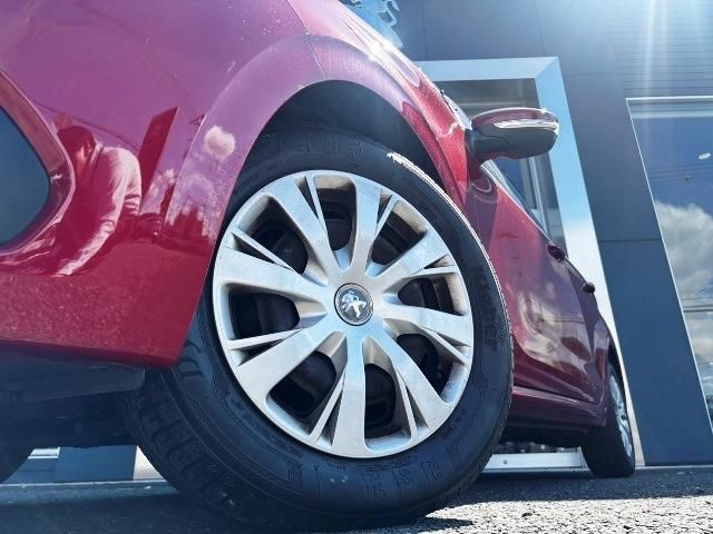 PEUGEOT 208 2018 Image 31