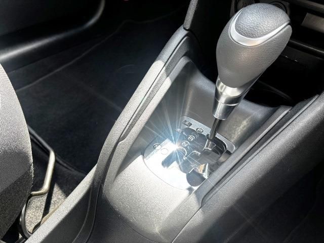 PEUGEOT 208 2018 Image 31