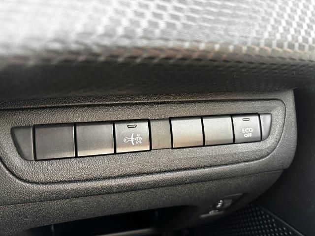 PEUGEOT 208 2018 Image 31