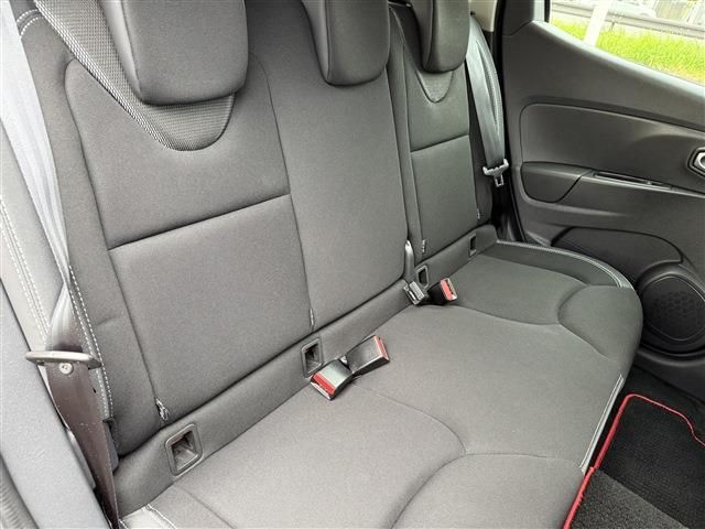 RENAULT LUTECIA 2018 Image 31