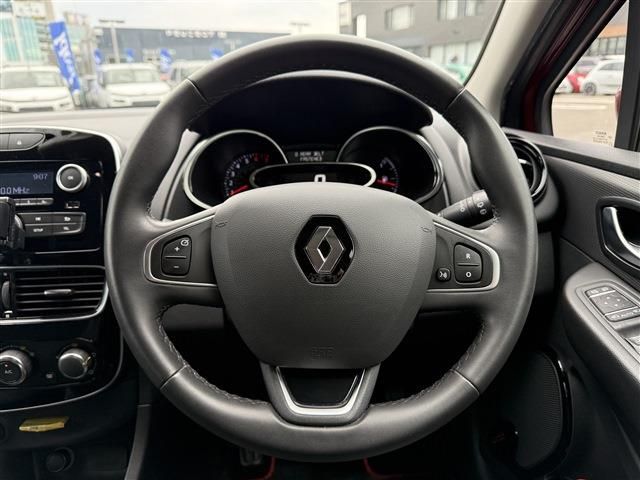 RENAULT LUTECIA 2018 Image 31