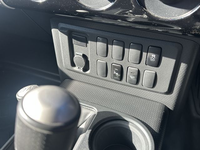 TOYOTA FJ CRUISER 4WD 2017 Image 31