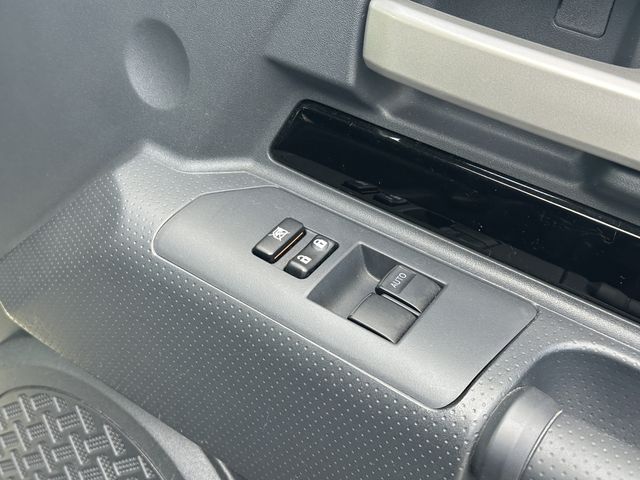 TOYOTA FJ CRUISER 4WD 2017 Image 31