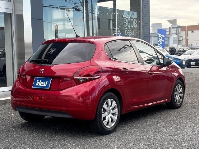 PEUGEOT 208 2017 Image 31