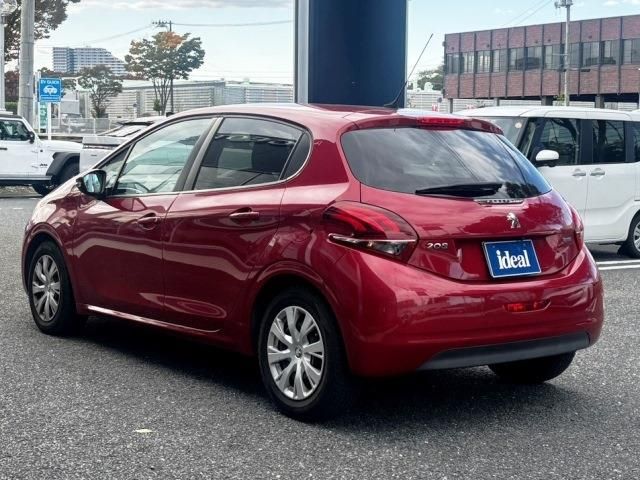 PEUGEOT 208 2017 Image 31