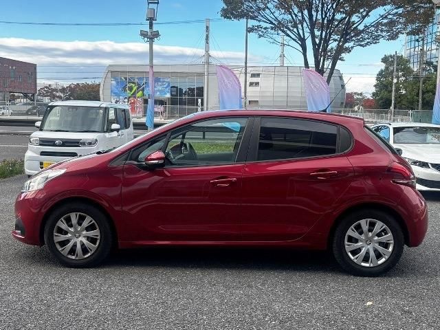 PEUGEOT 208 2017 Image 31