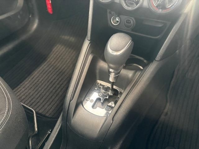 PEUGEOT 208 2017 Image 31