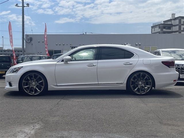 TOYOTA LEXUS LS600H 2015 Image 31