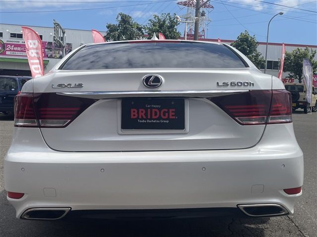 TOYOTA LEXUS LS600H 2015 Image 31