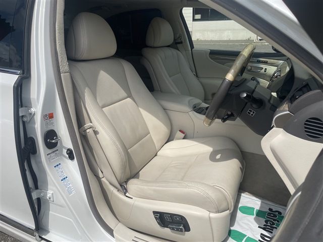 TOYOTA LEXUS LS600H 2015 Image 31