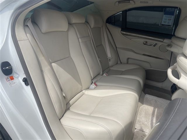 TOYOTA LEXUS LS600H 2015 Image 31