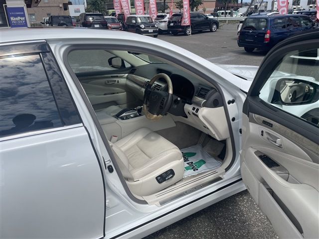 TOYOTA LEXUS LS600H 2015 Image 31