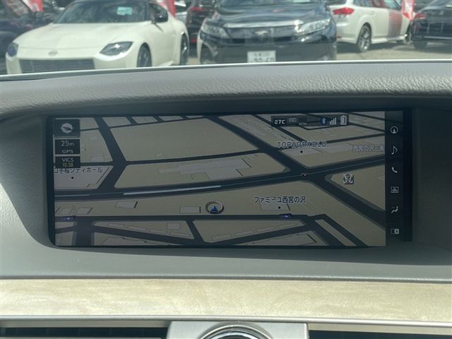 TOYOTA LEXUS LS600H 2015 Image 31