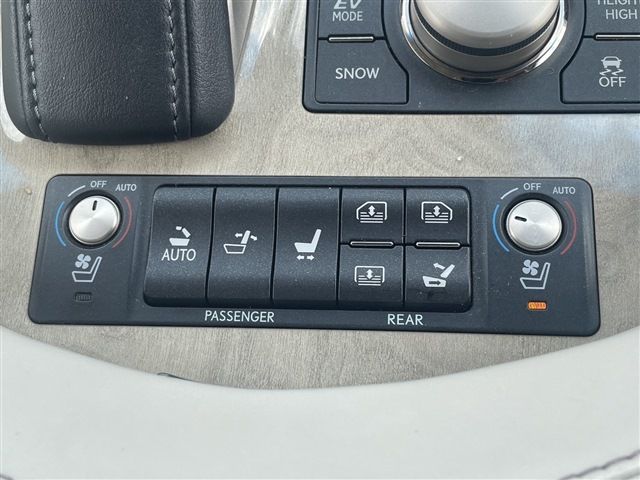 TOYOTA LEXUS LS600H 2015 Image 31