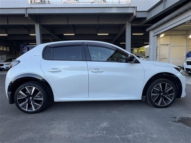 PEUGEOT 208 2021 Image 31