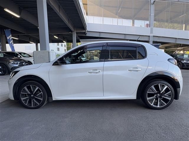 PEUGEOT 208 2021 Image 31