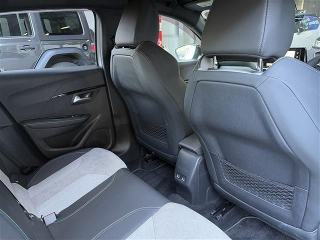 PEUGEOT 208 2021 Image 31