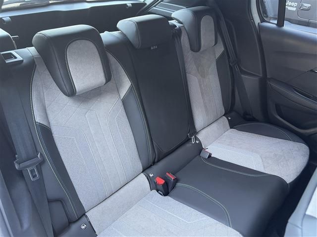 PEUGEOT 208 2021 Image 31