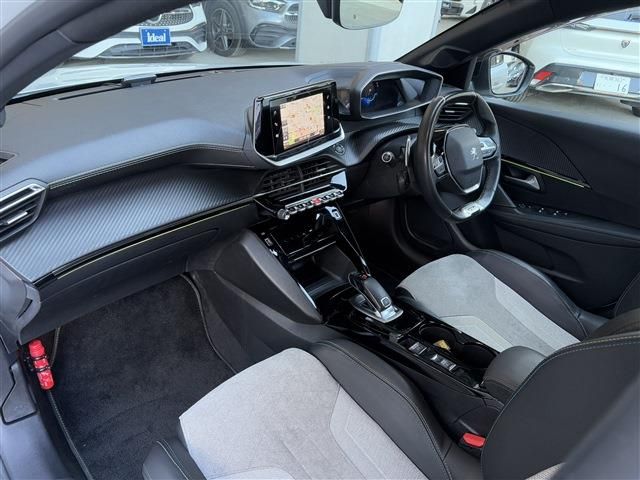 PEUGEOT 208 2021 Image 31