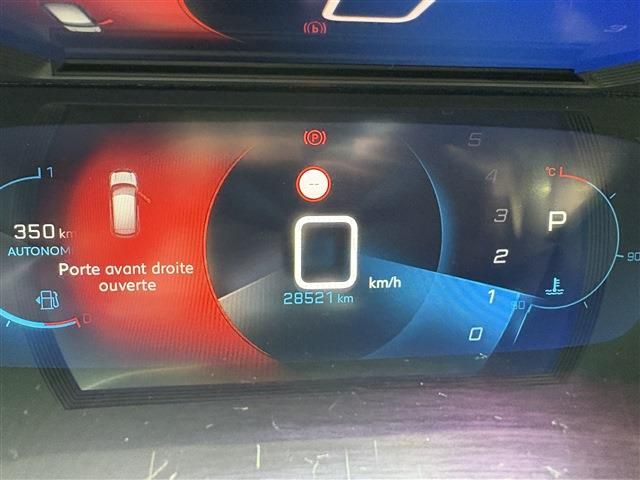 PEUGEOT 208 2021 Image 31