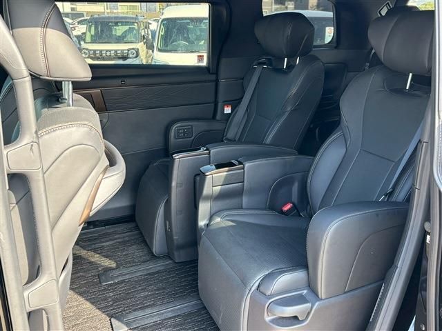 TOYOTA ALPHARD HYBRID 2024 Image 31