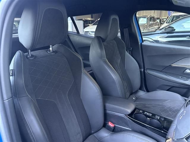 PEUGEOT 2008 2020 Image 31