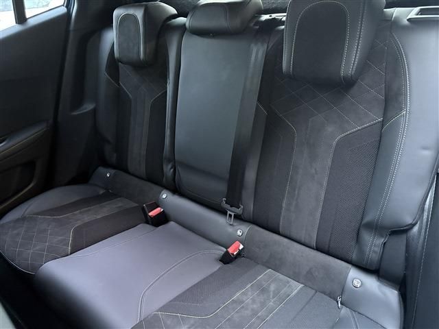 PEUGEOT 2008 2020 Image 31