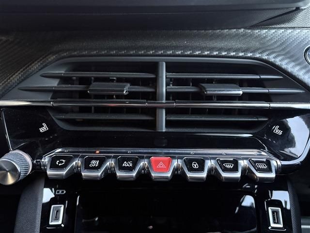 PEUGEOT 2008 2020 Image 31