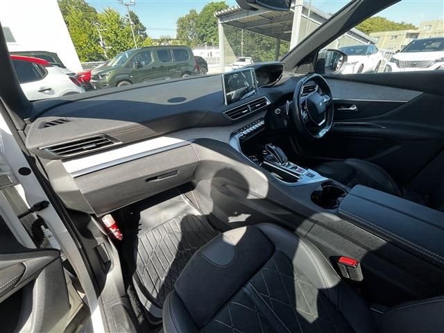 PEUGEOT 3008 2018 Image 31