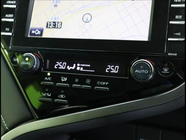 TOYOTA CAMRY HYBRID 2019 Image 31