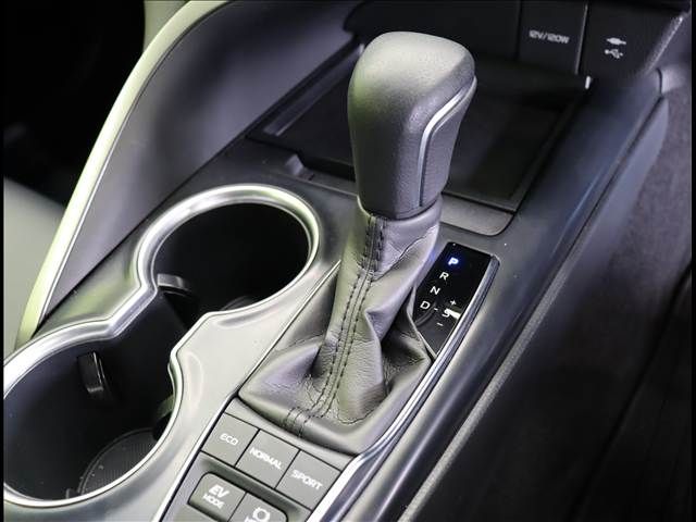 TOYOTA CAMRY HYBRID 2019 Image 31