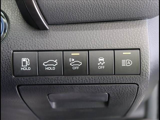 TOYOTA CAMRY HYBRID 2019 Image 31