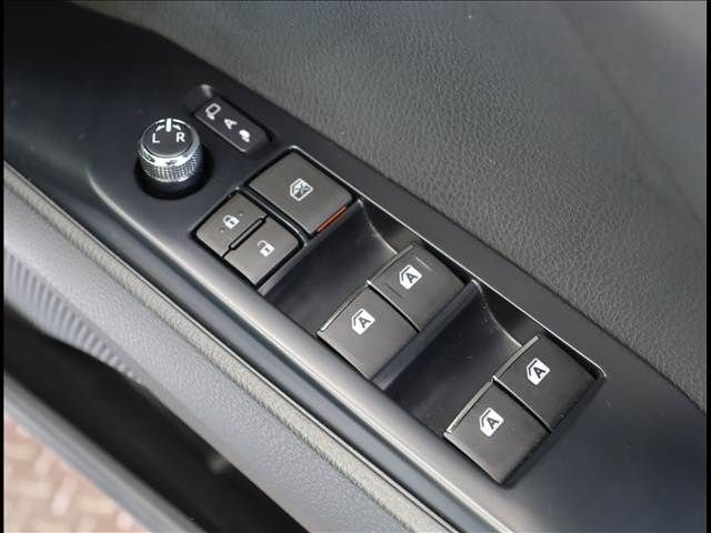 TOYOTA CAMRY HYBRID 2019 Image 31